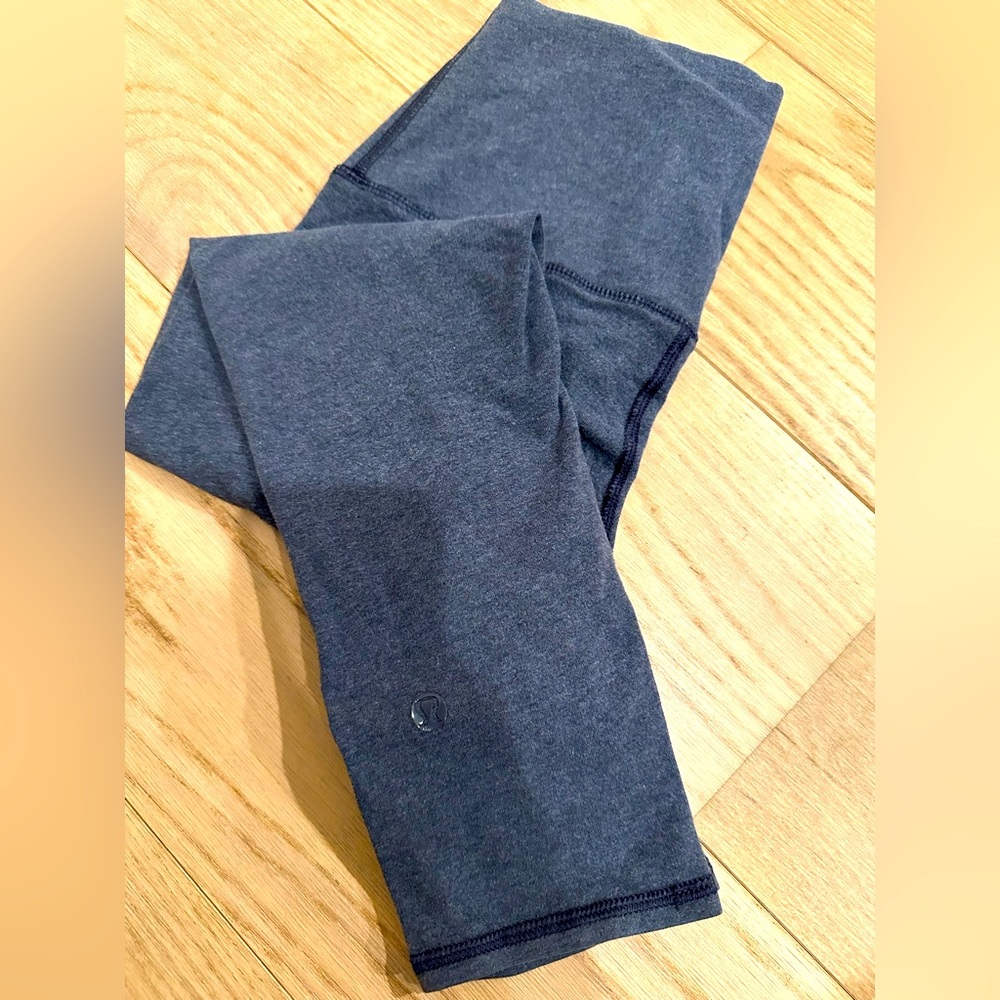 💙🩶EUC Lululemon yoga pants size 4